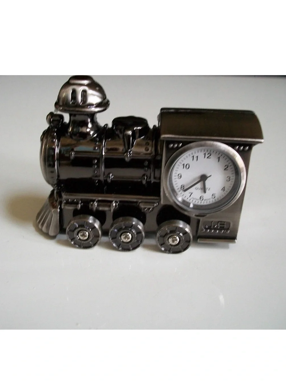 Number Dial TRAIN ENGINE CLOCK Mini collectible Desk Clock With Box